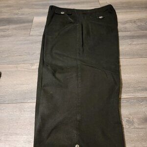 Hannah Black capri's size 10